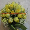 hoa cam tay 24 hoa hong vang.jpg